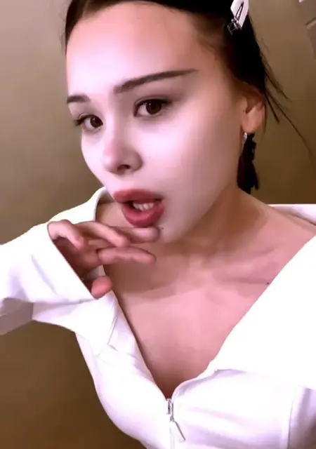 Я Вероника, 19, из Реутова, ищу знакомства без обязательств