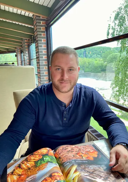 Я Максим, 30, из Владикавказа, ищу знакомства на одну ночь