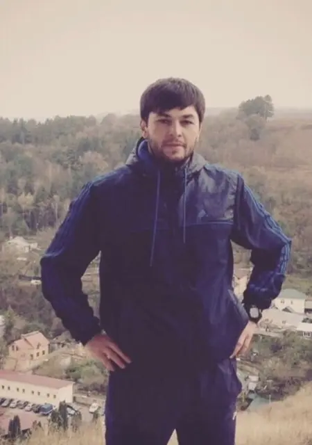 Я Беслан, 40, знакомлюсь для приятного времяпровождения в Нальчике