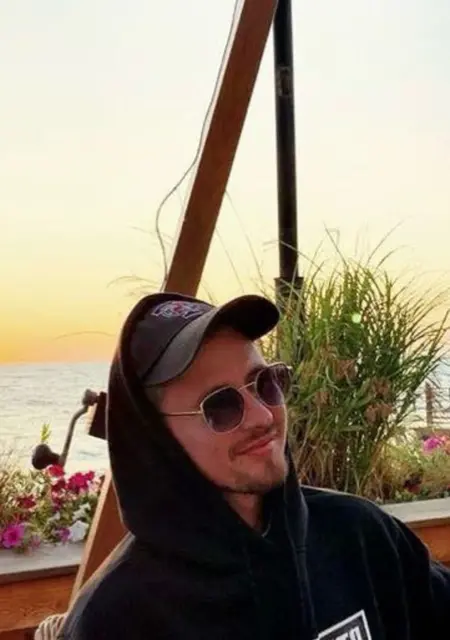 Я Alexalex, 28, из Невинномысска, ищу знакомство для постоянных отношений