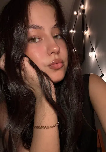 Алина из Санкт-Петербурга, ищу на сайте приятное времяпровождение