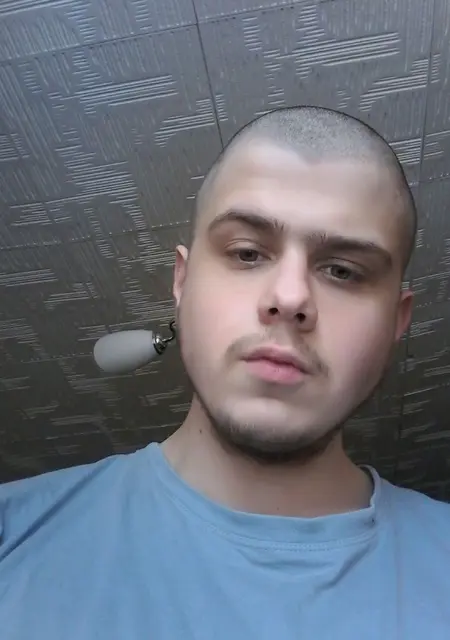 Я Влад, 28, из Стрежевого, ищу знакомства на одну ночь