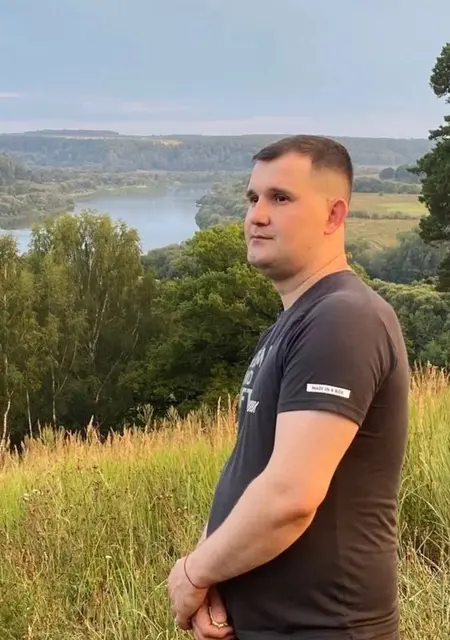 Я Макс, 35, знакомлюсь без обязательств в Санкт-Петербурге