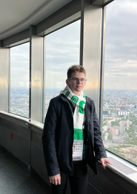 Я Радомир, 19, из Севастополя, ищу знакомства на одну ночь