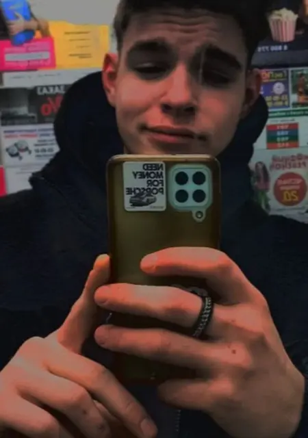 Иван из Новокузнецка, мне 19, познакомлюсь для приятного времяпровождения