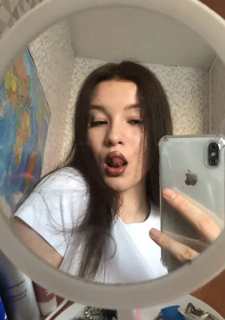 Я Карина, 19, из Москвы, ищу знакомство для общения