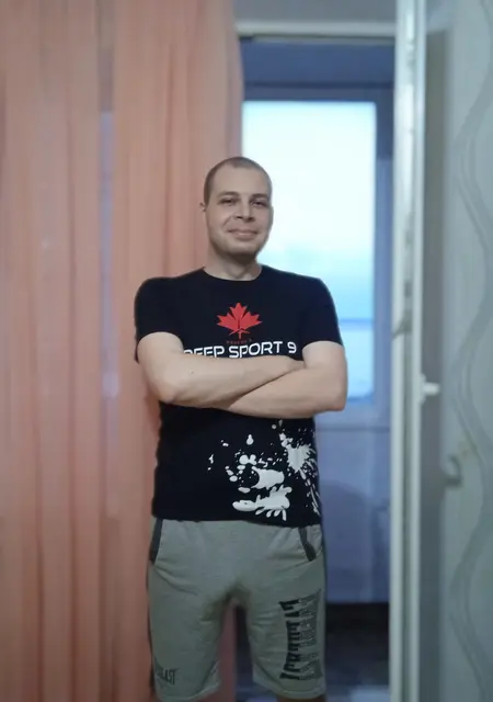 Я Михаил, 32, из Керчи, ищу знакомства без обязательств