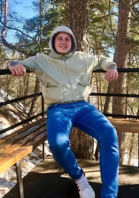 Влад из Кирова, мне 28, познакомлюсь для открытые отношения