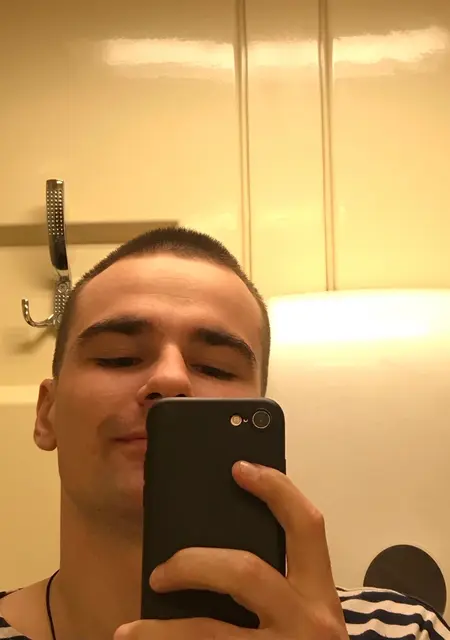 Кирилл из Арзамаса, мне 22, познакомлюсь для дружбы