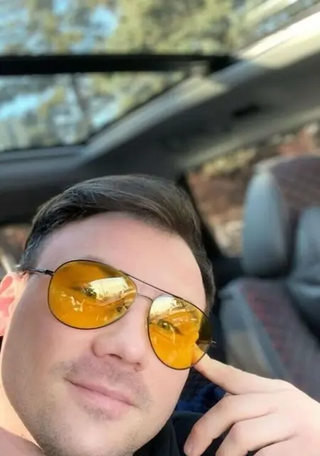 Я Саша, 37, из Темрюка, ищу знакомство для приятного времяпровождения