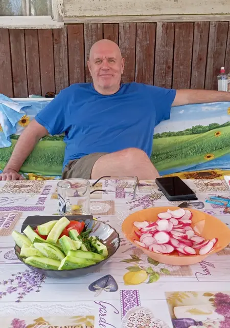 Юрий из Санкт-Петербурга, мне 66, познакомлюсь для открытые отношения