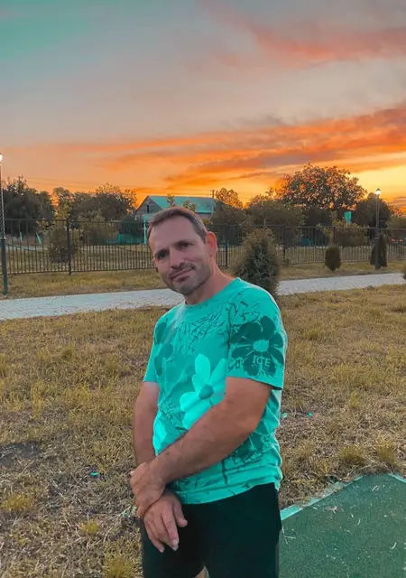 Я Misha, 68, из Ставрополя, ищу знакомство для открытые отношения