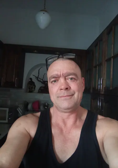 Володя из Краснодара, мне 54, познакомлюсь на одну ночь
