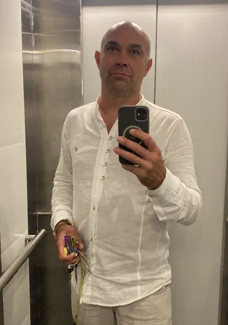 Я Евгений, 43, из Краснодара, ищу знакомство для приятного времяпровождения