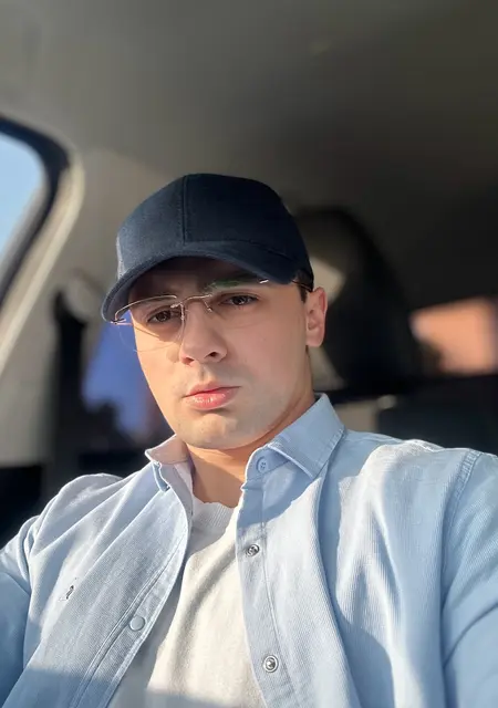 Адам из Новошахтинска, ищу на сайте знакомства без обязательств