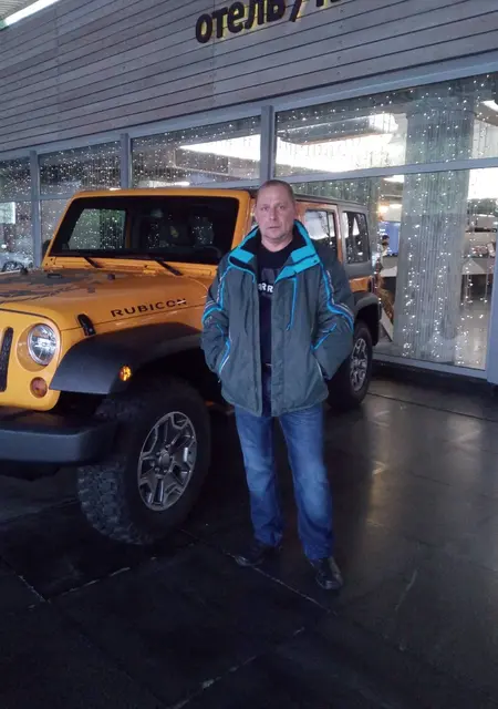 Я Сергей, 47, знакомлюсь для открытые отношения в Симферополе