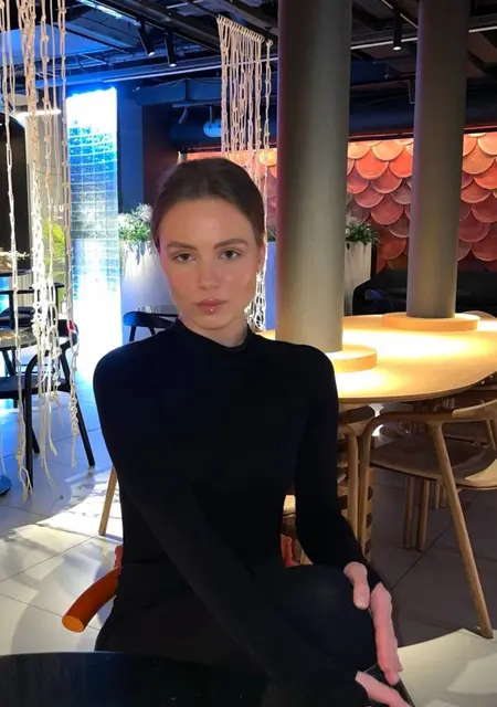 Я Вика, 29, из Новосибирска, ищу знакомство для постоянных отношений