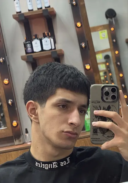 Я Давид, 18, из Москвы, ищу знакомство для общения