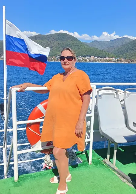 Я Оксана, 56, знакомлюсь для приятного времяпровождения в Москве