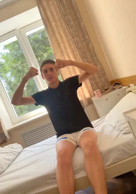 Я Давид, 20, из Владикавказа, ищу знакомства на одну ночь