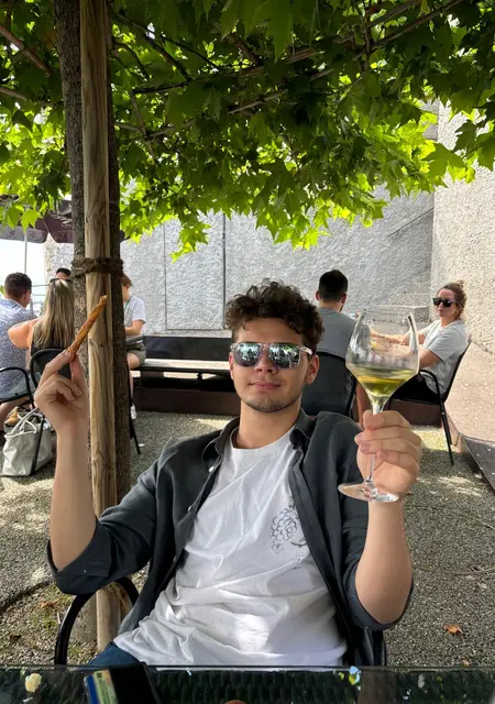 Я Даня, 19, из Москвы, ищу знакомство для совместных путешествий