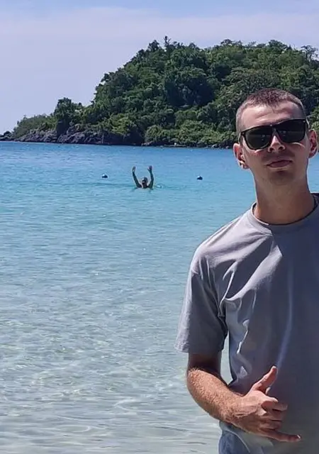 Данил из Воткинска, мне 25, познакомлюсь на одну ночь