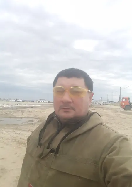 Я Искандер, 55, знакомлюсь на одну ночь в Санкт-Петербурге