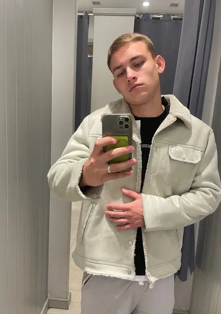 Я Илья, 19, знакомлюсь на одну ночь в Самаре