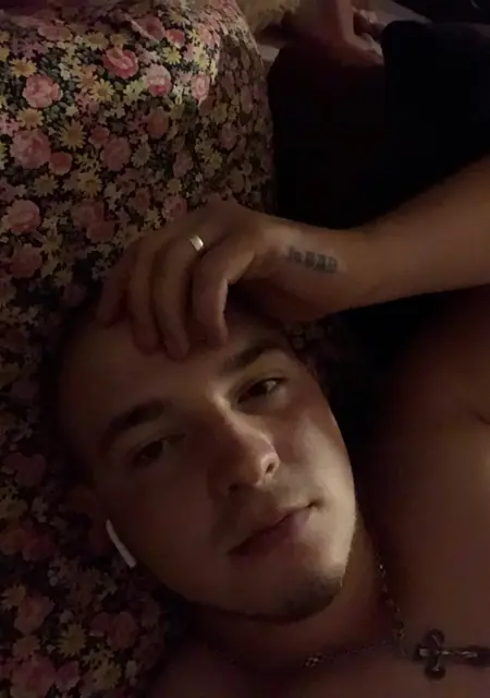 Я Владимир, 28, знакомлюсь без обязательств в Энгельсе