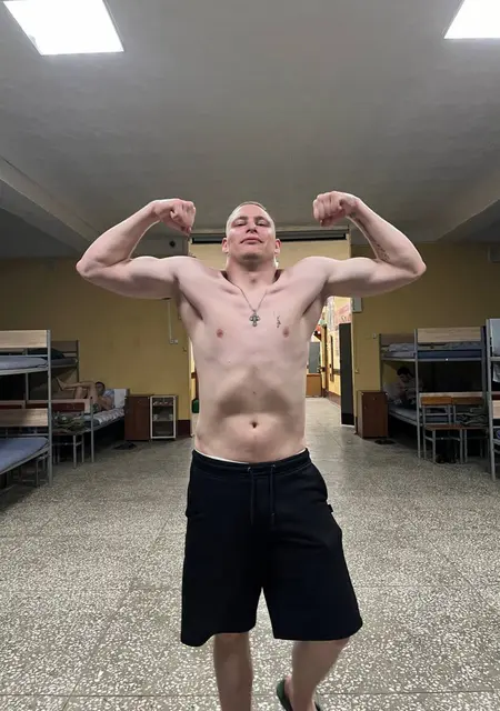 Я Дмитрий, 22, из Новочеркасска, ищу знакомство для общения