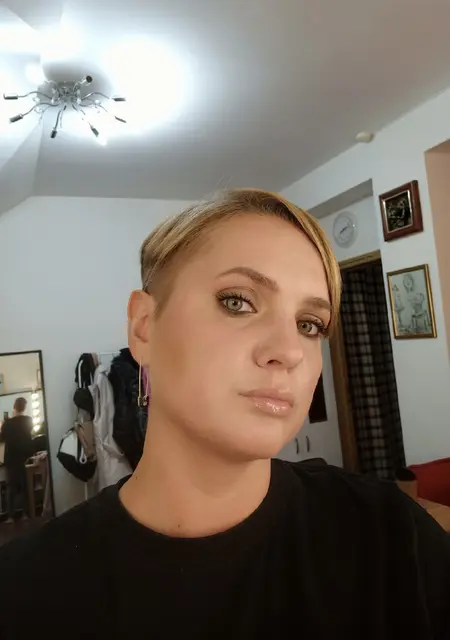 Ирина из Екатеринбурга, мне 40, познакомлюсь для постоянных отношений