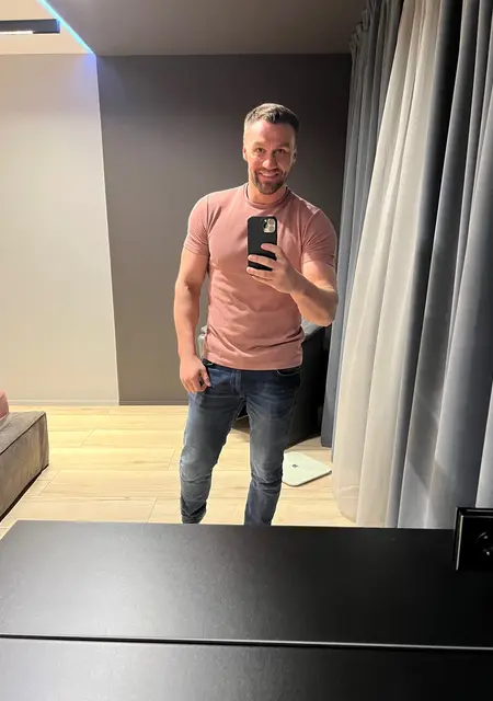 Илья из Калининграда, мне 40, познакомлюсь для постоянных отношений