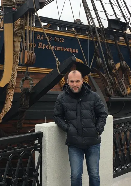 Я Олег, 40, знакомлюсь без обязательств в Уфе