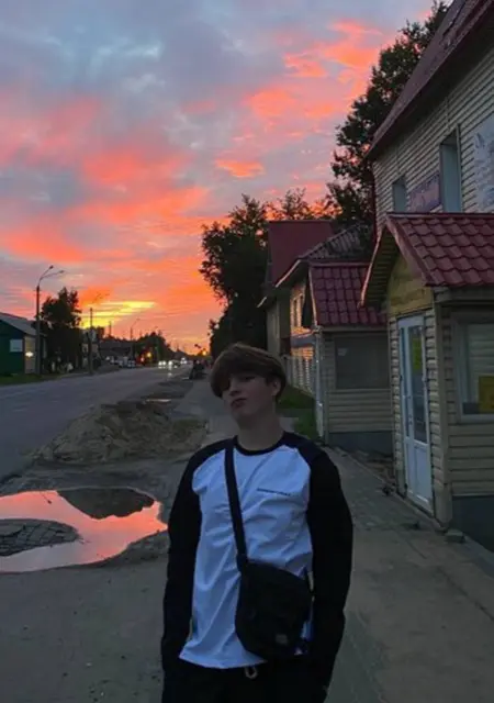 Андрей из Архангельска, мне 19, познакомлюсь без обязательств