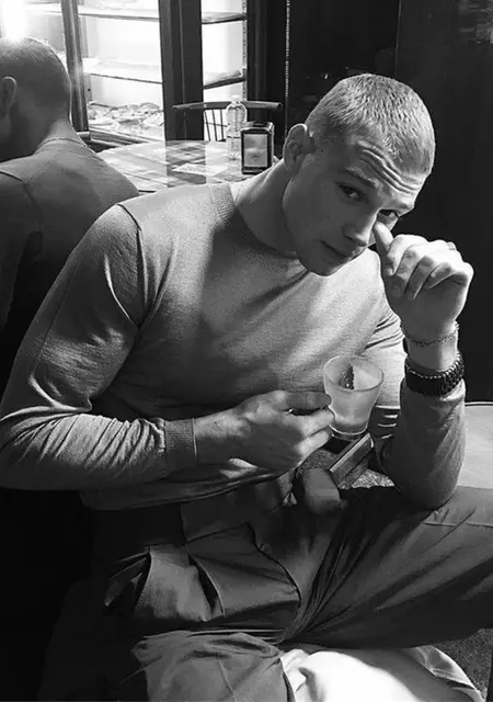 Влад из Жигулевска, мне 19, познакомлюсь для вирта