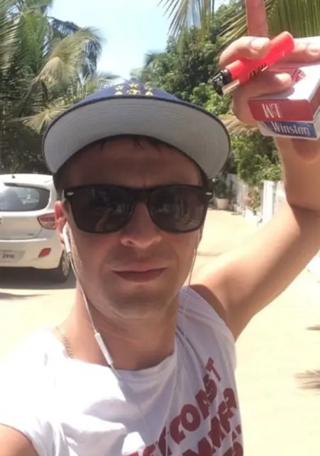 Антон из Москвы, мне 39, познакомлюсь для приятного времяпровождения