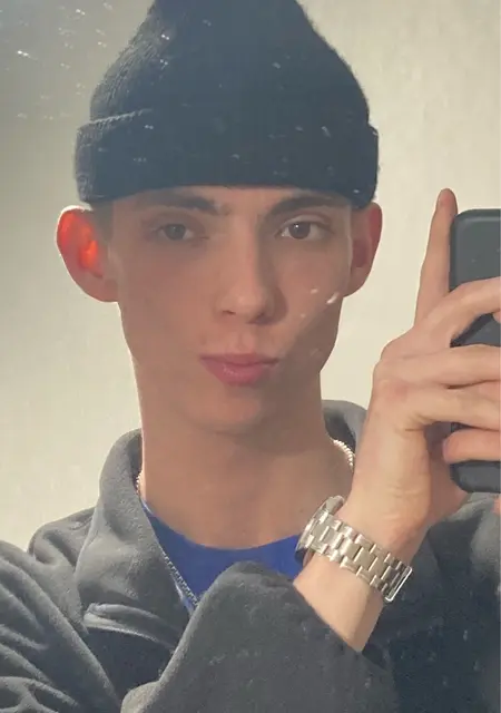 Никита из Серова, ищу на сайте постоянные отношения