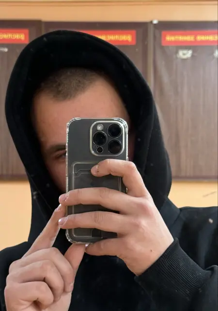 Я Stepan, 18, знакомлюсь на одну ночь в Москве