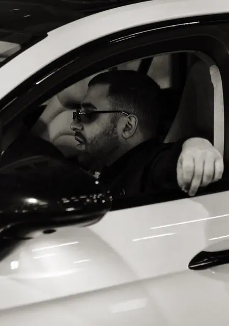 Я Серж, 29, знакомлюсь для постоянных отношений в Ереване