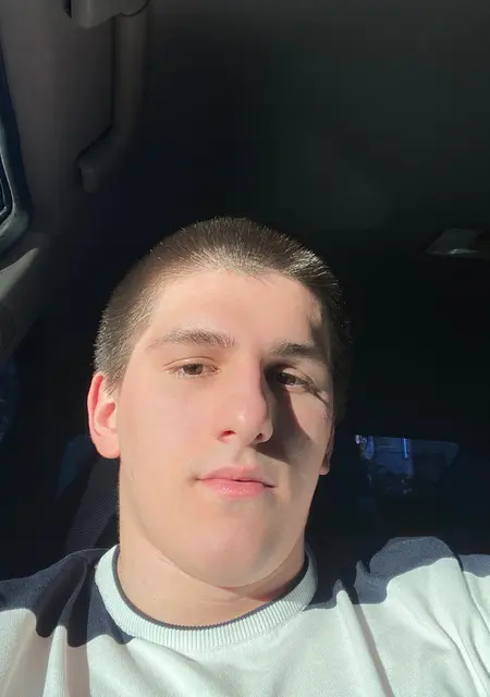 Адик из Моздока, мне 22, познакомлюсь для общения