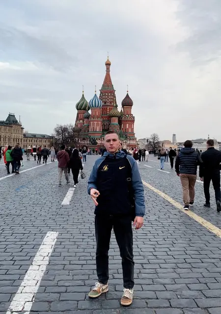 Я Иван, 20, из Курска, ищу знакомство для постоянных отношений