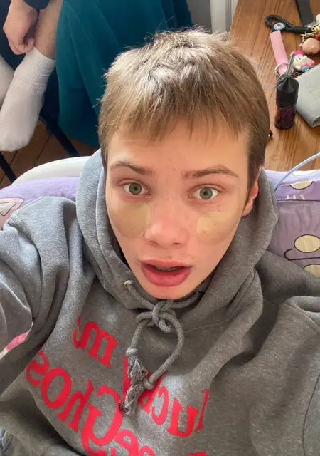 Я Егор, 18, из Екатеринбурга, ищу знакомства без обязательств