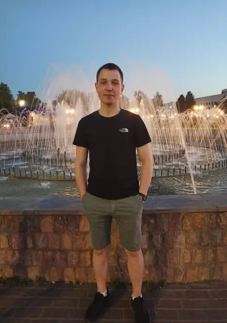 Макс из Алексина, мне 24, познакомлюсь на одну ночь