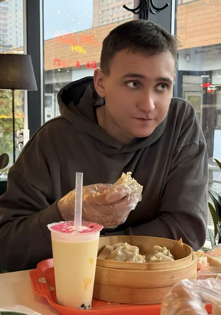 Андрей из Хабаровска, мне 24, познакомлюсь на одну ночь