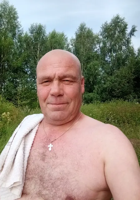 Я Юрий, 54, из Екатеринбурга, ищу знакомство для открытые отношения