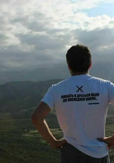 Я Фаррух, 21, знакомлюсь для вирта в Новом Уренгое