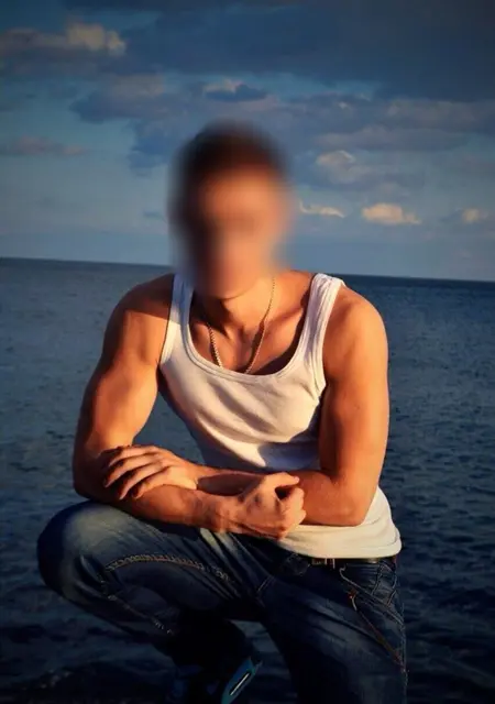 Олег из Керчи, ищу на сайте знакомства на одну ночь