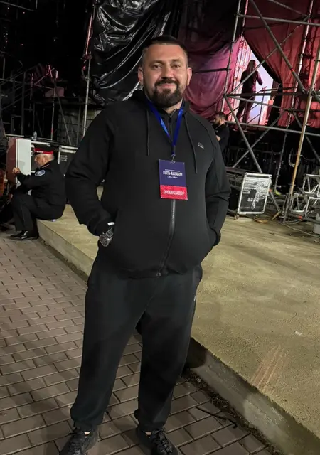 Денис из Геленджика, мне 40, познакомлюсь для общения