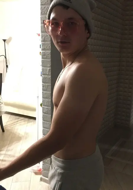 Heel Boy из Москвы, мне 31, познакомлюсь для открытые отношения