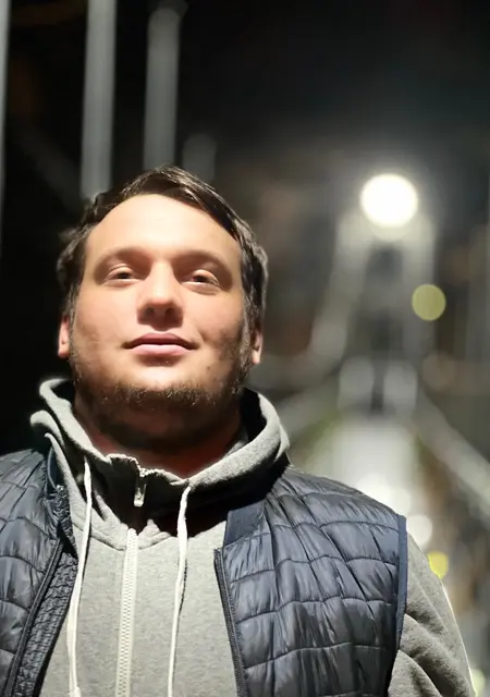 Я Эмиль, 25, знакомлюсь для приятного времяпровождения в Новочеркасске